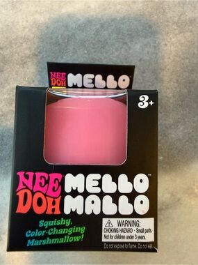 Nee doh Mello Mallo Pink Color-Changing Marshmallow Toy squishy squish